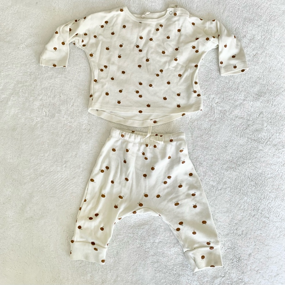 Q by Quincy Mae Two-Piece Set. Size 6-12M